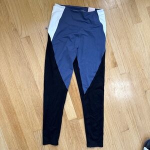 Victoria’s Secret size 8 High rise 7/8 length leggings, brand new with tags